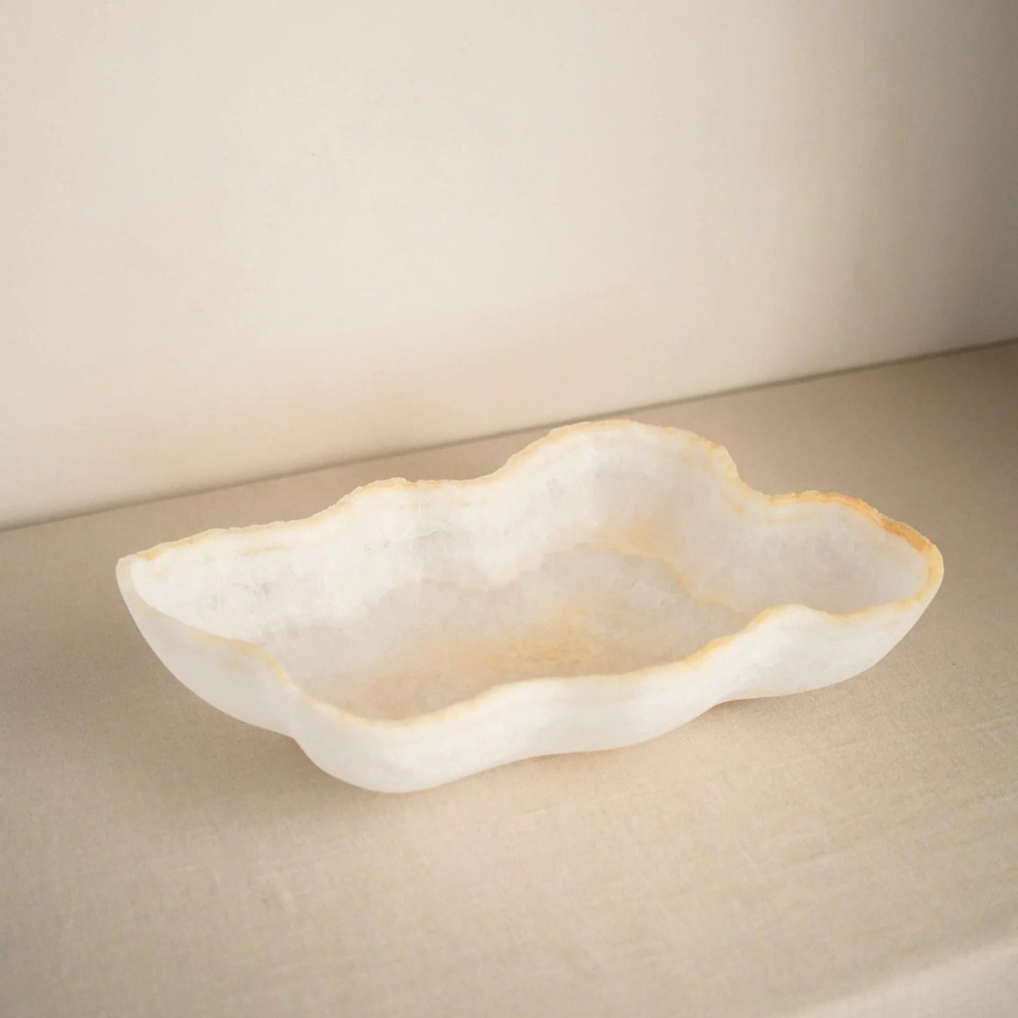 STEPHANELLE : Naturally Crafted Onyx Bowl