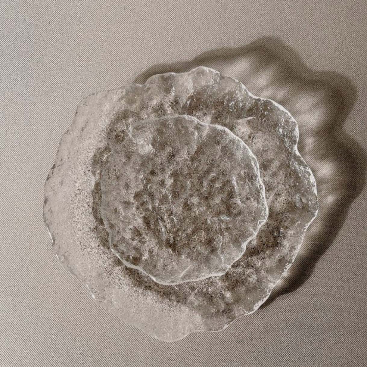 SERENITY – Organiskt Formade Glasfat, Set om Två