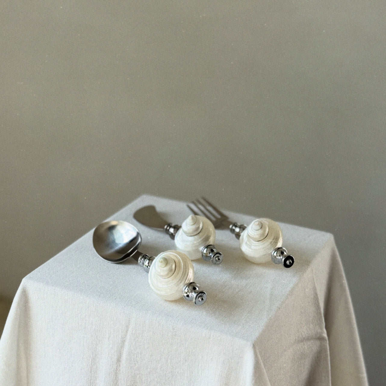 SELENA – Seashell Silver Cutlery Set of Three