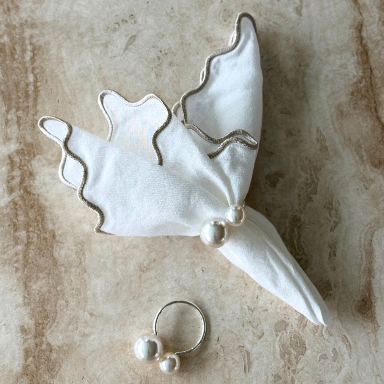 SAMIRA – Set of Two Pearl Adorned Napkin Rings