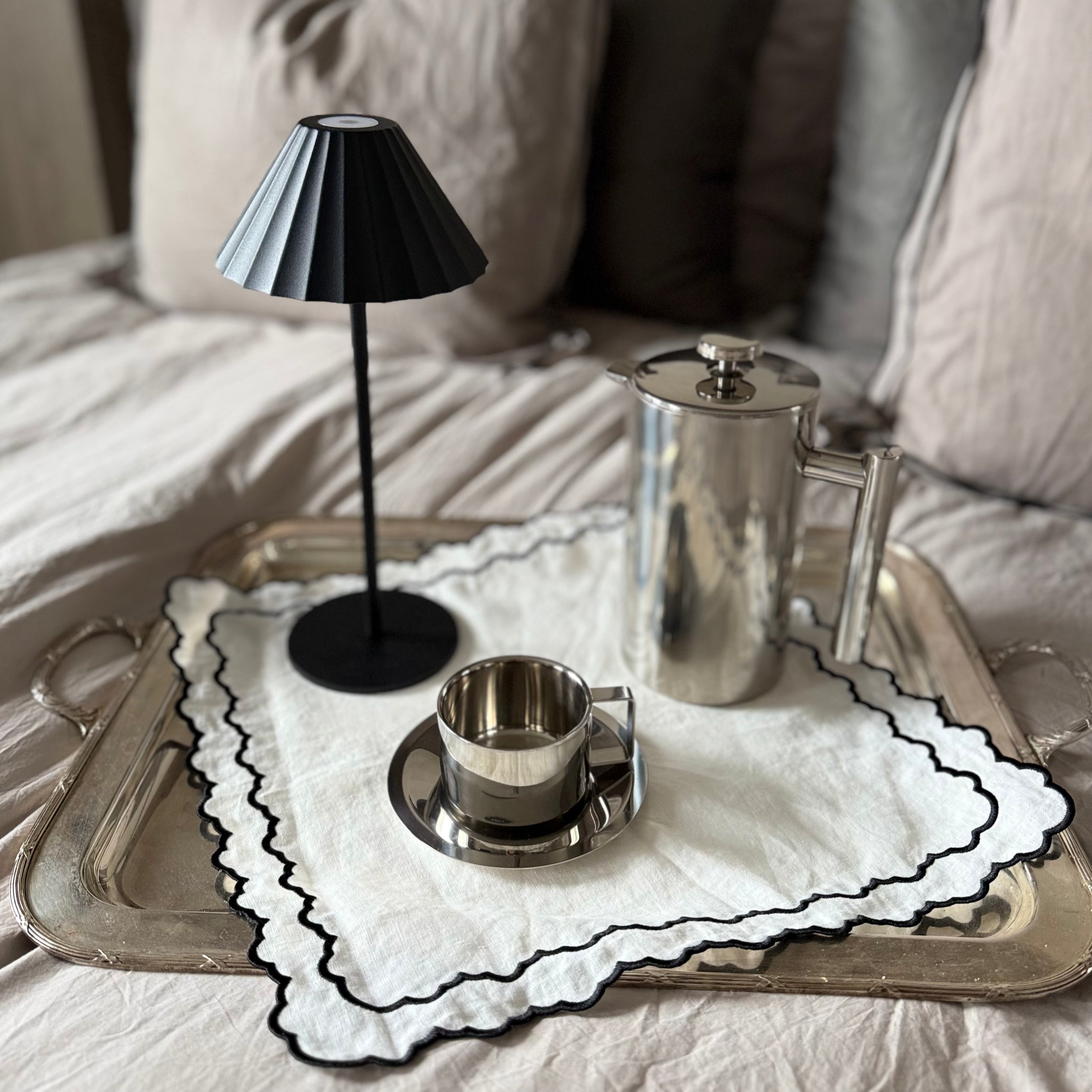 Salvatore : Cordless steel table lamp