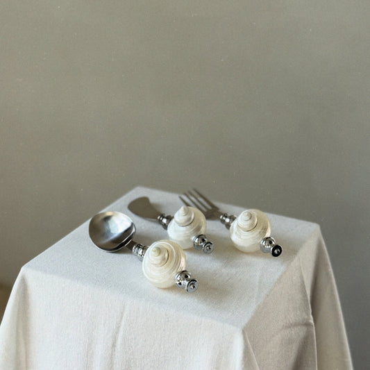 SELENA – Seashell Silver Cutlery Set of Three