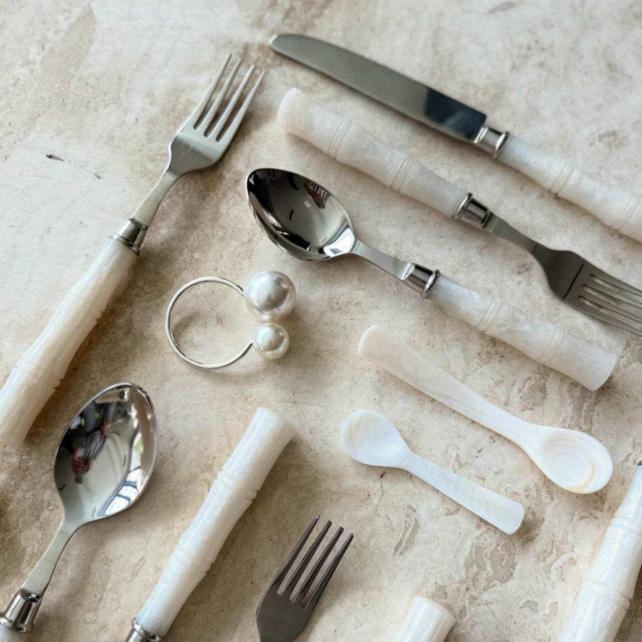 SID – Bestickset i Rostfritt Stål med Pärlemordetaljer, 5 Delar