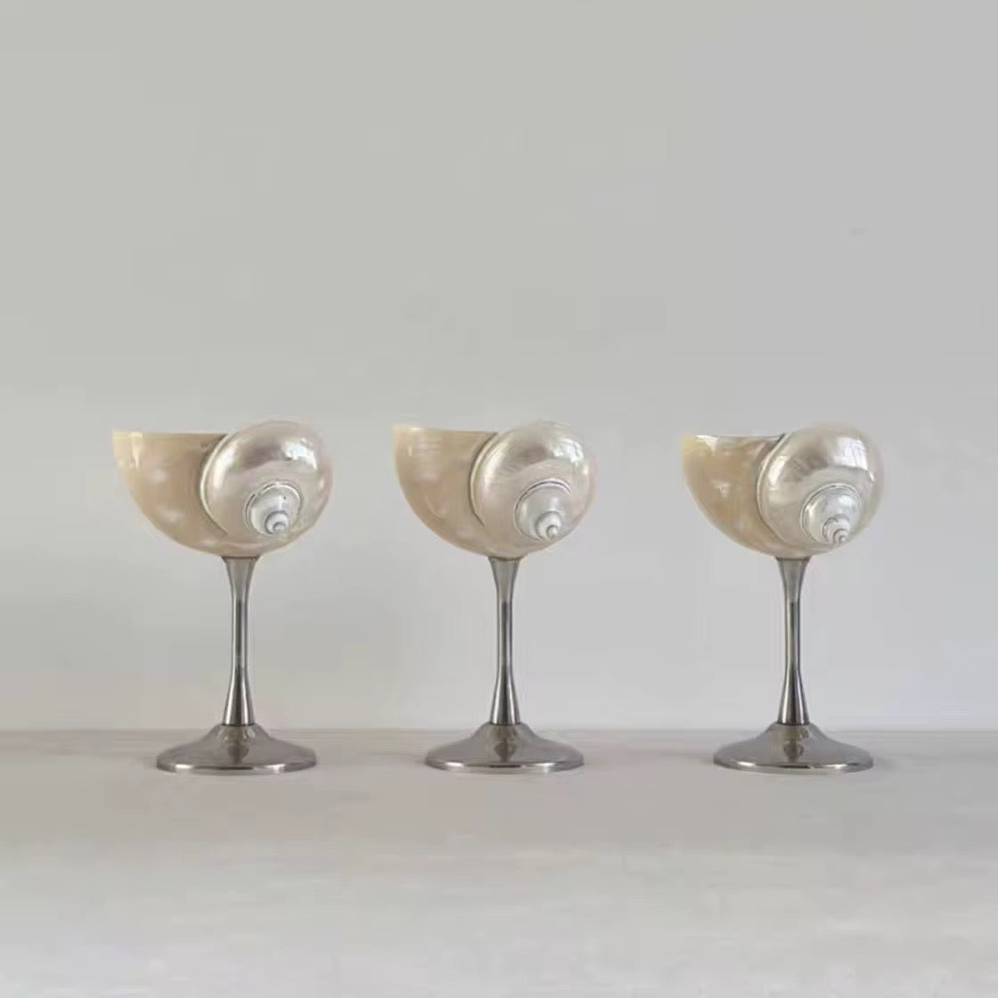 SHANNON : HANDMADE CONCH SHELL CRYSTAL WINE GLASS